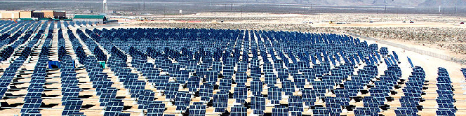 Solar PV Power Plant in US (Photo courtesy of Wikimedia Commons Public Domain)